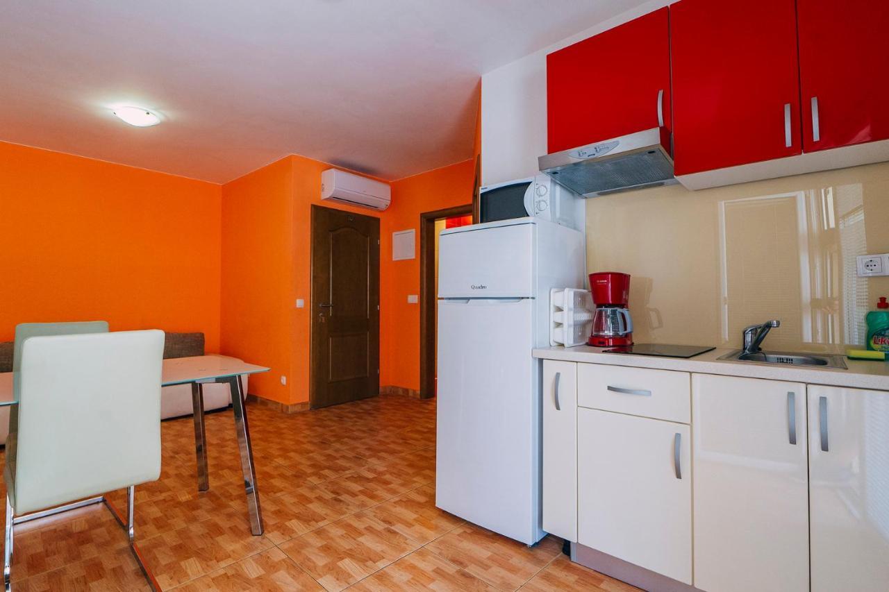 Apartments Luxur Center Baška Voda Eksteriør billede
