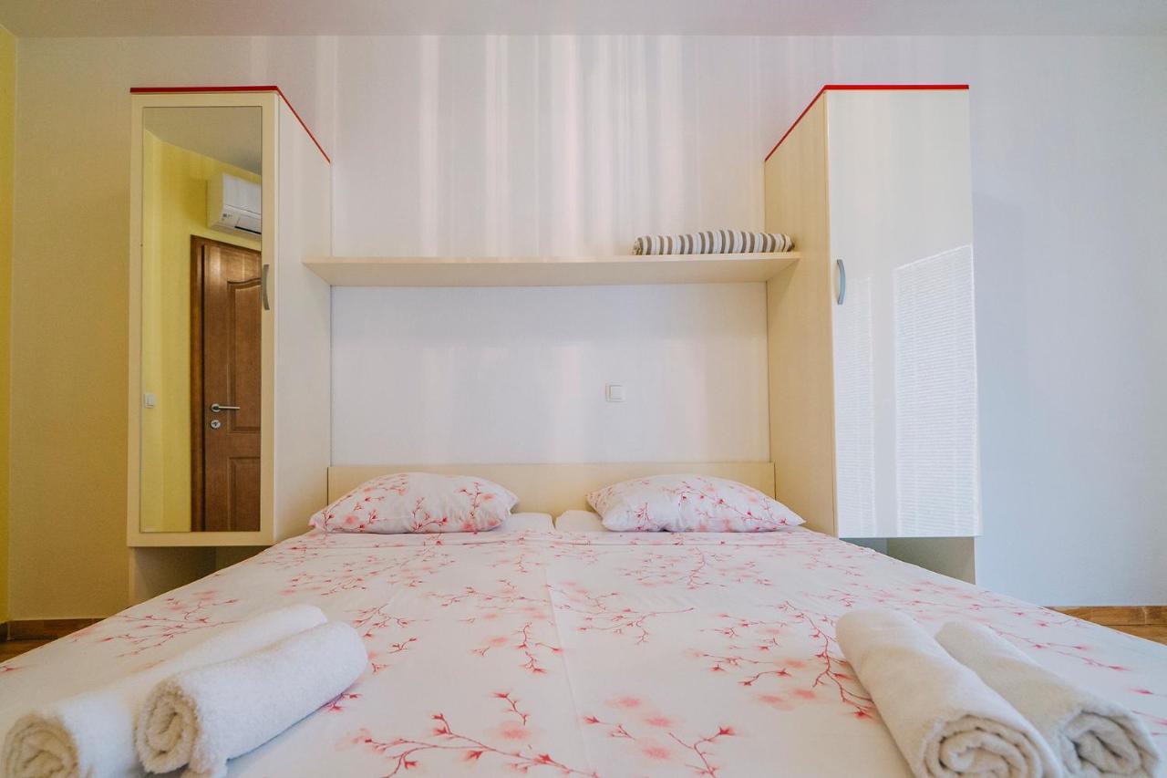 Apartments Luxur Center Baška Voda Eksteriør billede