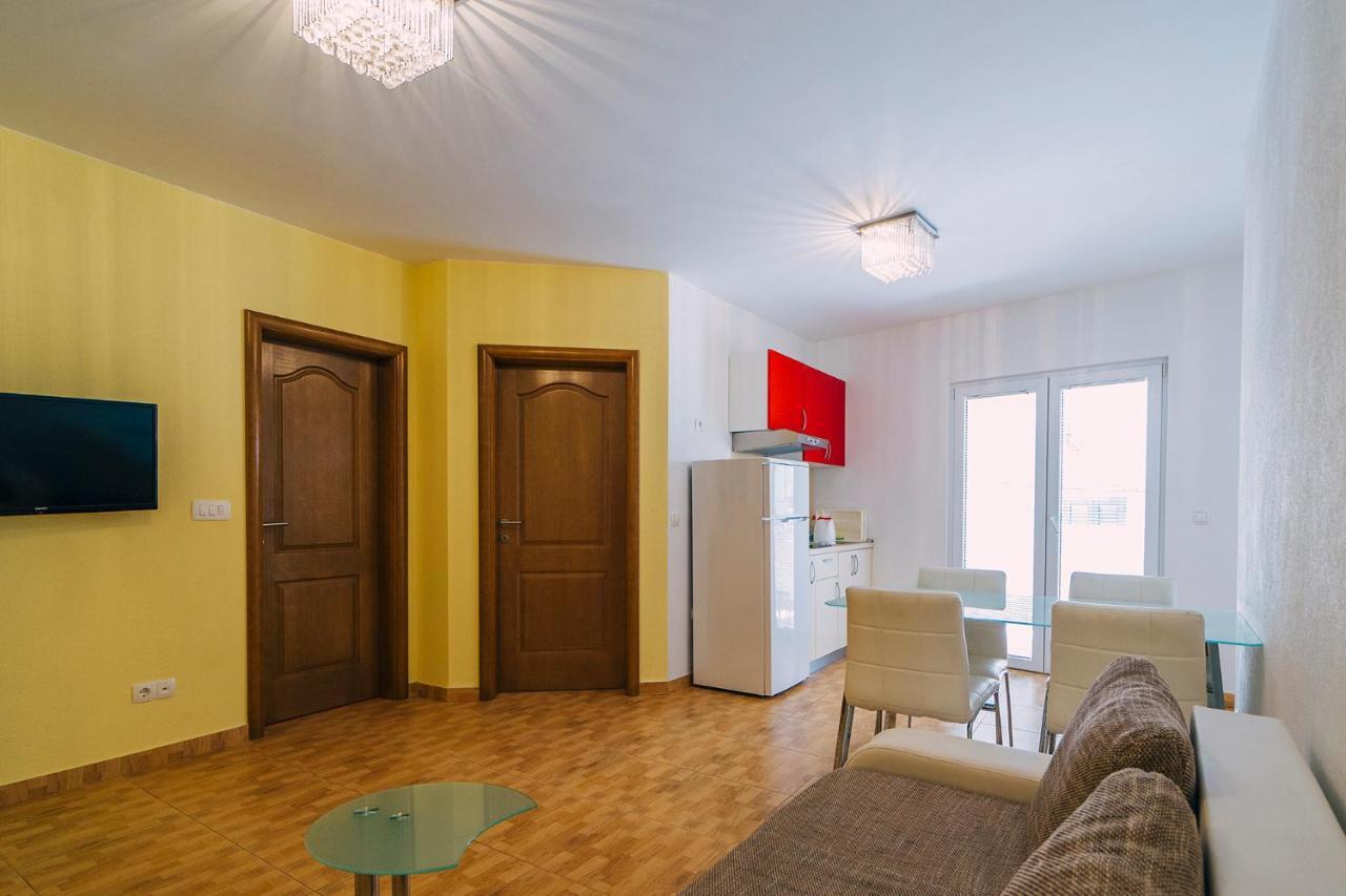 Apartments Luxur Center Baška Voda Eksteriør billede
