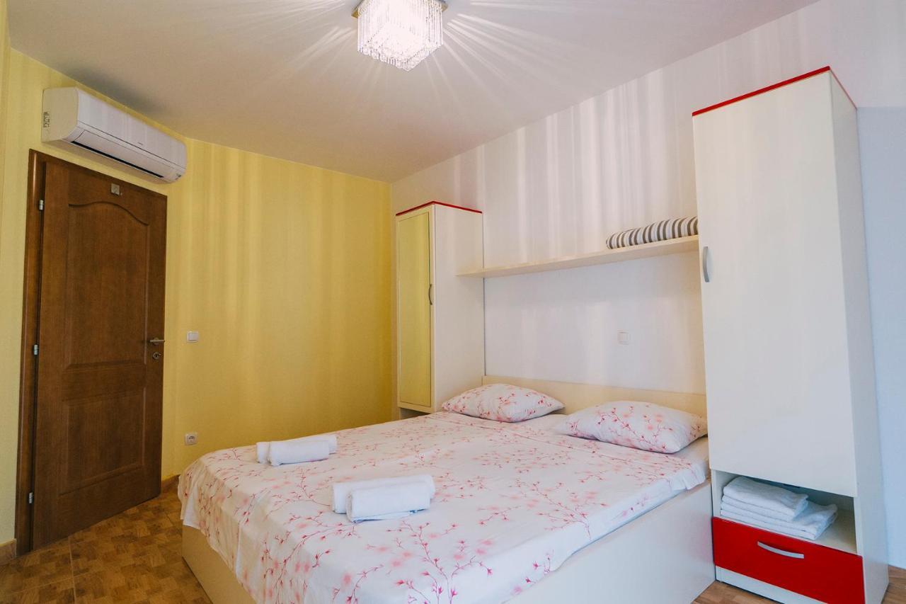 Apartments Luxur Center Baška Voda Eksteriør billede