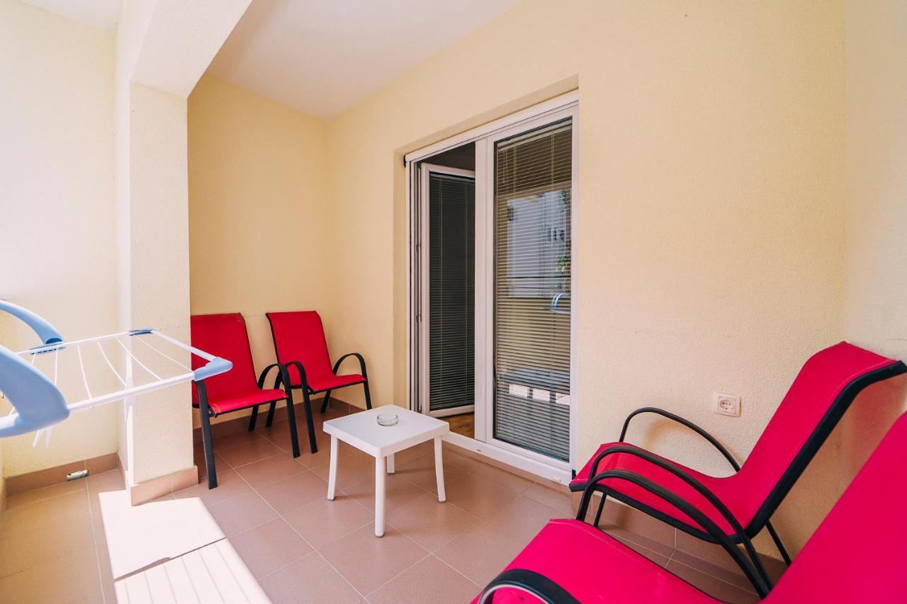 Apartments Luxur Center Baška Voda Eksteriør billede